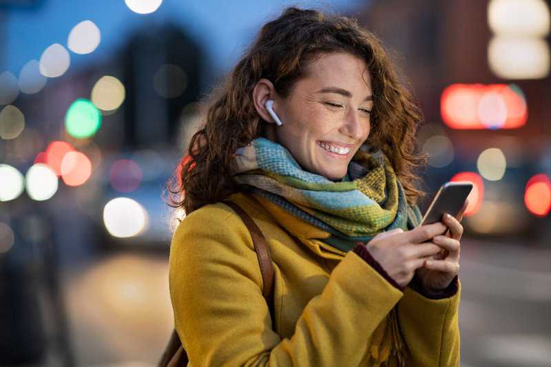 Woman talking on the phone