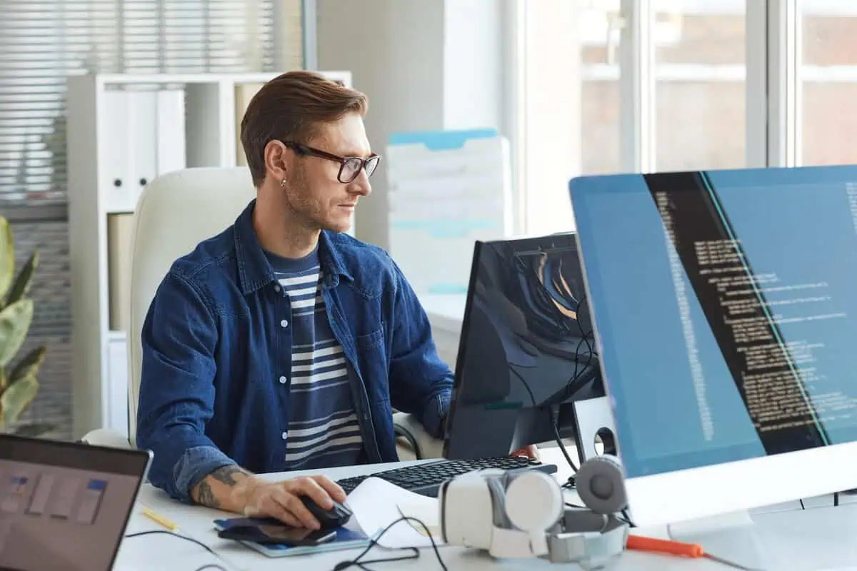 Database Engineer image