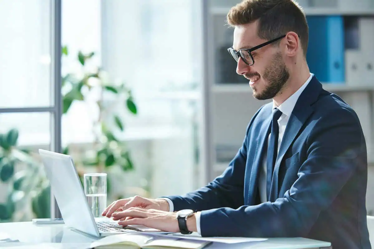 Sales Specialist Working