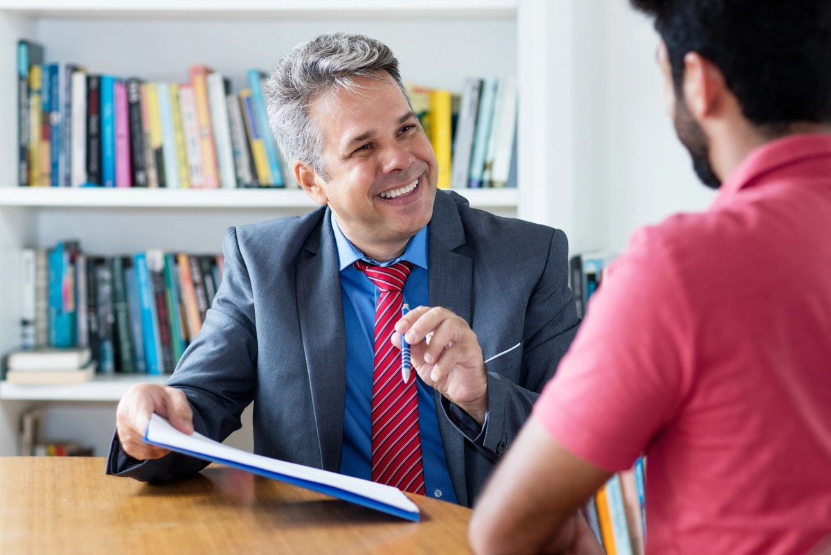 DACH Recruiter having an interview