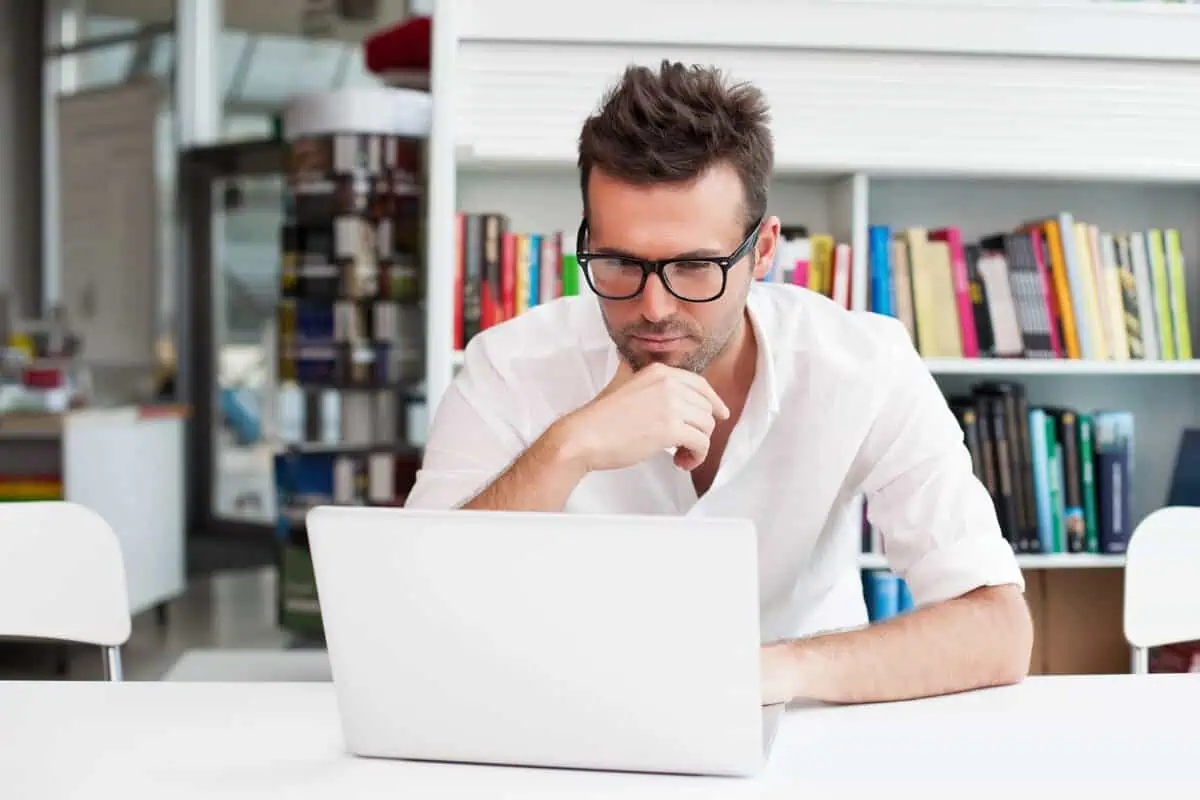 Virtual Reality Recruiter Job Description Template