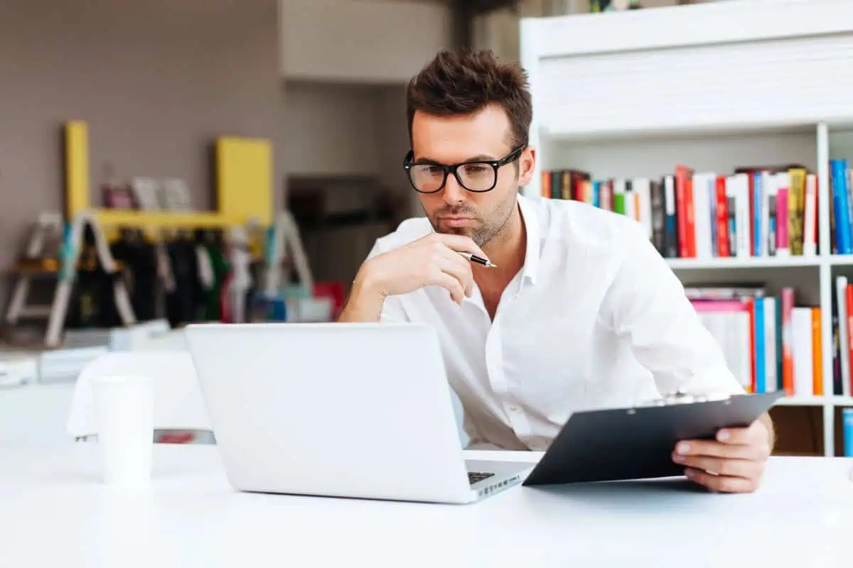 Telecommunication Recruiter image