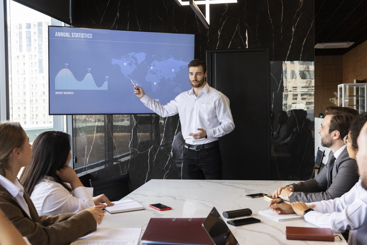 eCommerce-Specialist on a meeting