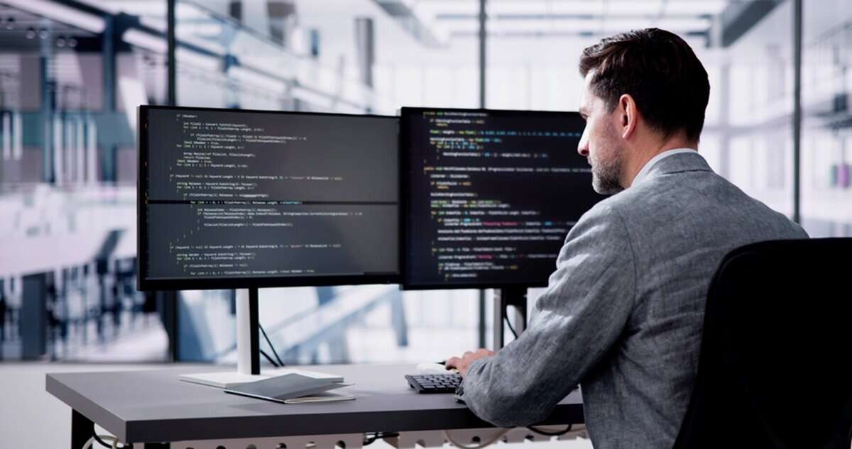 https://staging.devsdata.com/wp-content/uploads/2025/06/Top15React_Main.jpg
