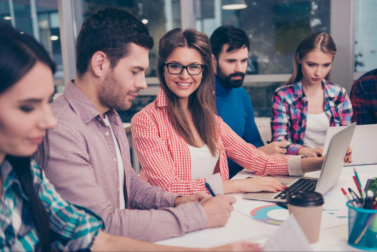 Nearshore tech team working on a project. testimonial